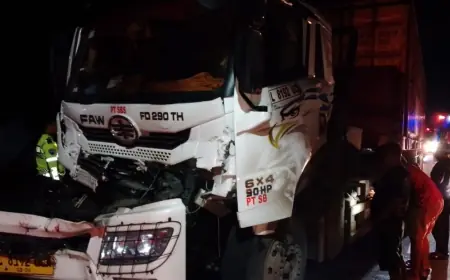 Dua Truk dan Satu Bus Terlibat Kecelakaan Beruntun di Jombang
