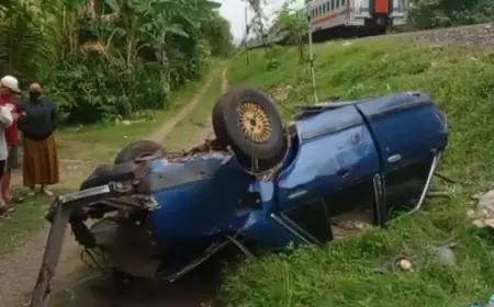 Balita Satu Tahun Selamat dari Kecelakaan Maut: KA Mutiara Timur Tabrak Sedan Isi Satu Keluarga