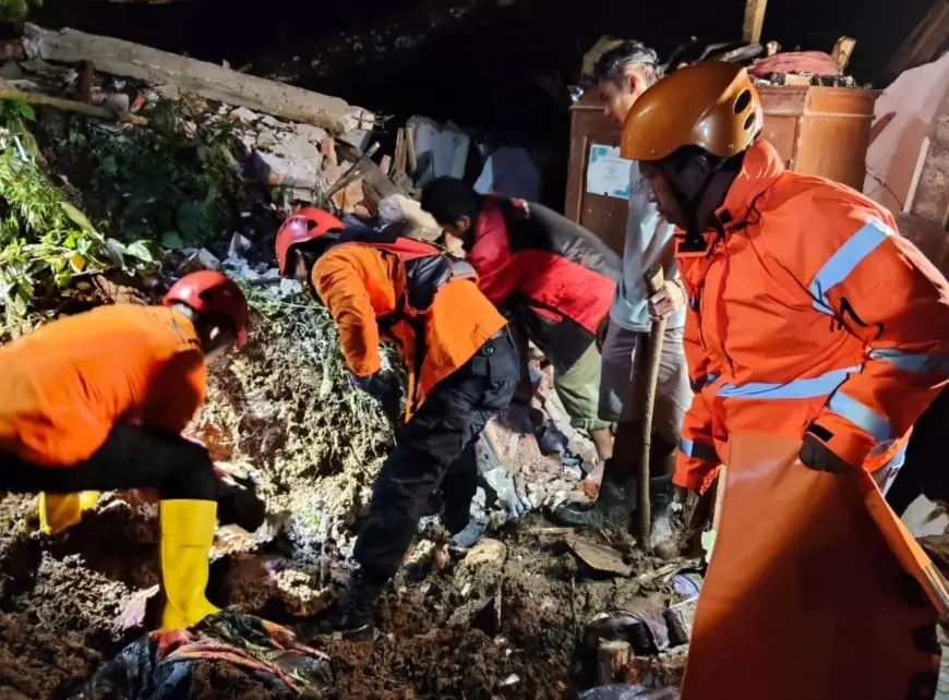 Tanah Longsor Timpa Rumah Warga di Bendungan Trenggalek, Dua Tewas dan Dua Masih Hilang