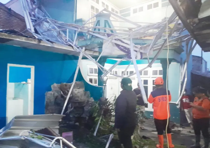 Dampak Angin Puting Beliung di Dau, Malang: 112 Rumah Rusak!