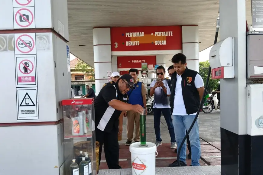 Cegah BBM Bermasalah, Satreskrim Polres Tulungagung Cek Sejumlah SPBU, Ini Hasilnya