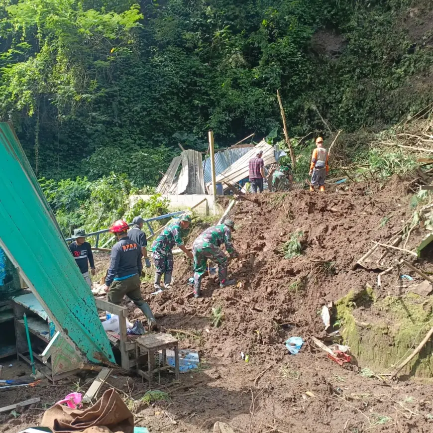 Longsor Tutup Akses ke Coban Talun Kota Batu, Warung Warga Turut Terdampak