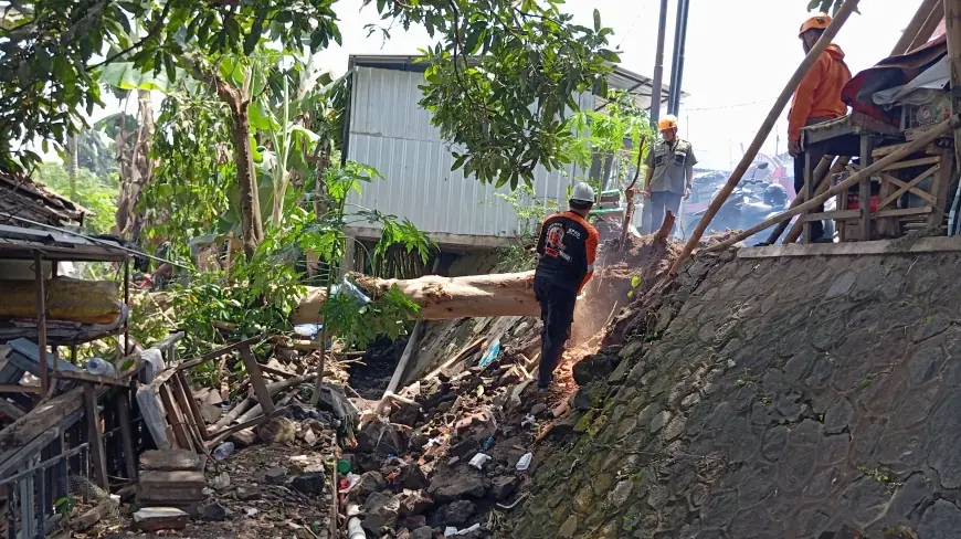 Sejumlah Wilayah di Kota Blitar Rawan Bencana Angin Kencang dan Banjir