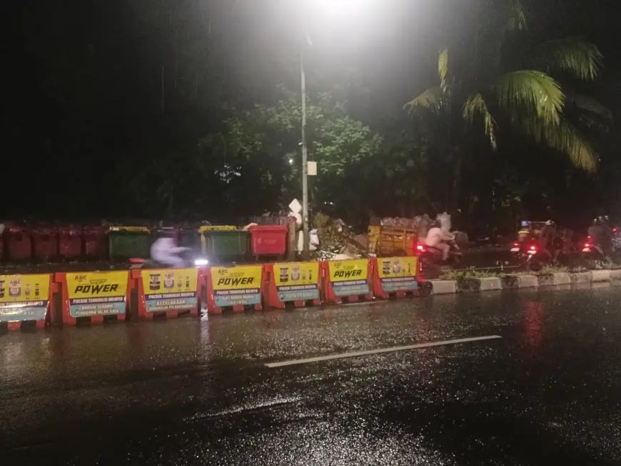 Hujan Lebih dari Enam Jam, Sejumlah Wilayah Surabaya Tergenang hingga Motor Mogok