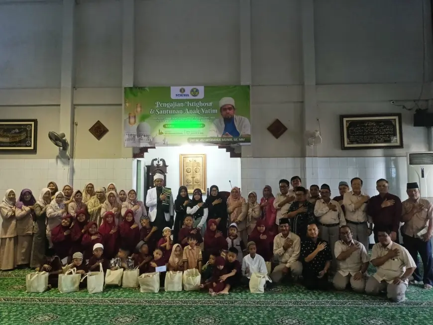 Masuk Tahun Akademik Baru, STIESIA Tanamkan Nilai Kepedulian Lewat Doa Bersama dan Santunan Sosial