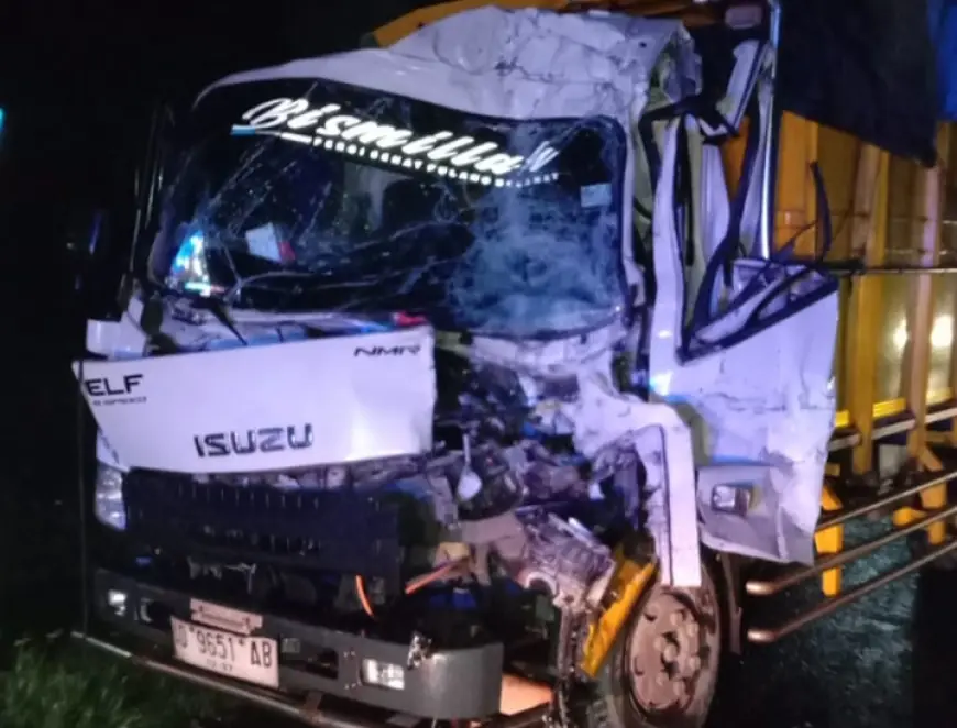 Minim Penerangan Jalan, Truk Tabrak Kendaraan Mogok di Jombang Tewaskan Satu Orang