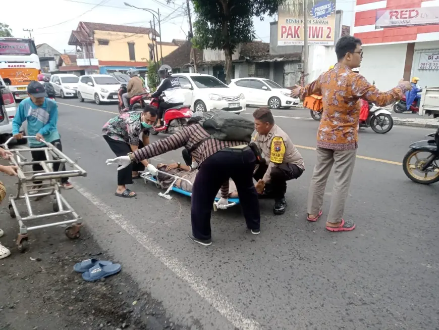 Pemotor Tewas Usai Tabrakan dengan Truk di Simpang Jetakan Kauman Tulungagung