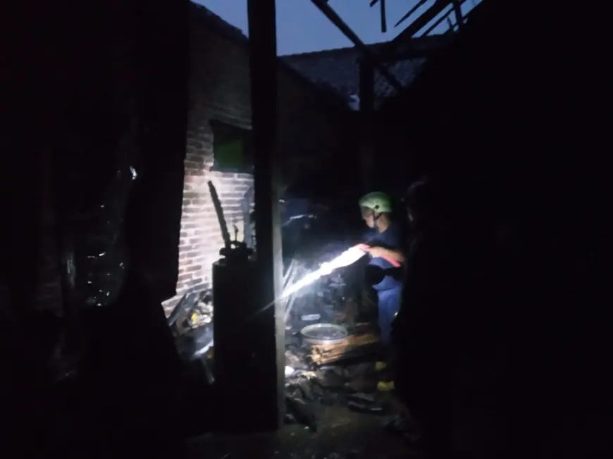 Kebakaran Rumah di Kalidawir, Diduga Akibat Korsleting Listrik