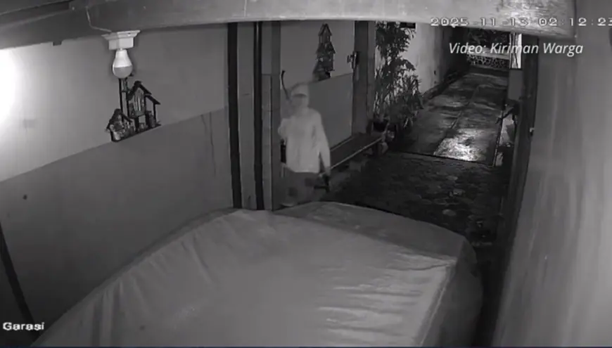 Pencuri Bersenjata Celurit Terekam CCTV di Karangploso Malang Viral di Medsos