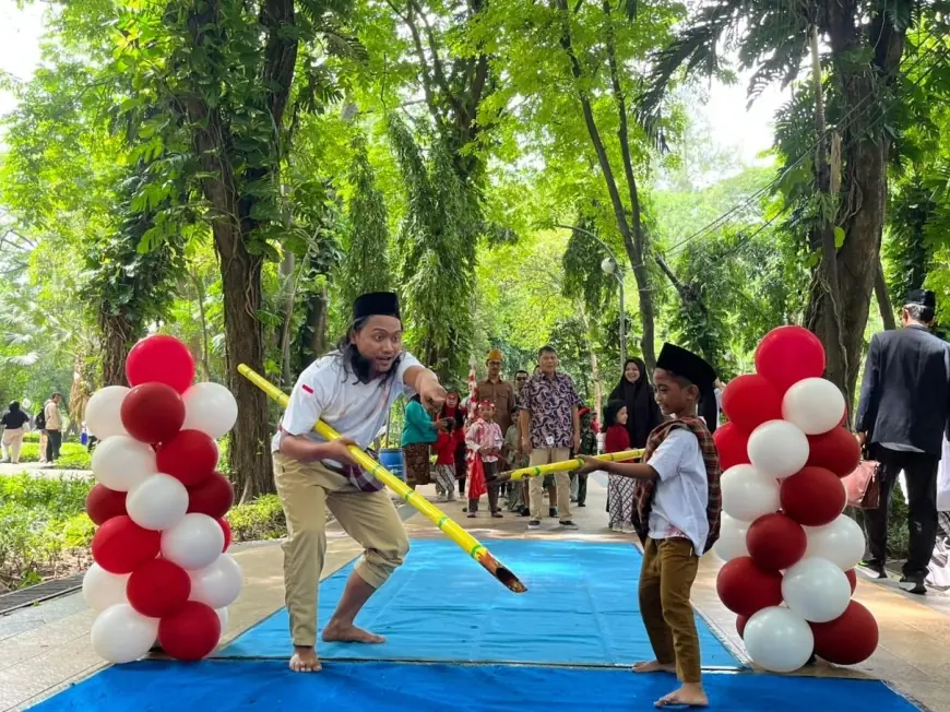 Kuatkan Ikatan Orang Tua dan Anak, TK-KB Kusuma Gelar Peragaan Busana Bertajuk "Ayahku Pahlawanku"
