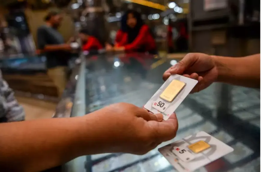 Harga Emas Antam Terbaru: Sepekan Berfluktuasi, Ditutup Turun pada Akhir Minggu