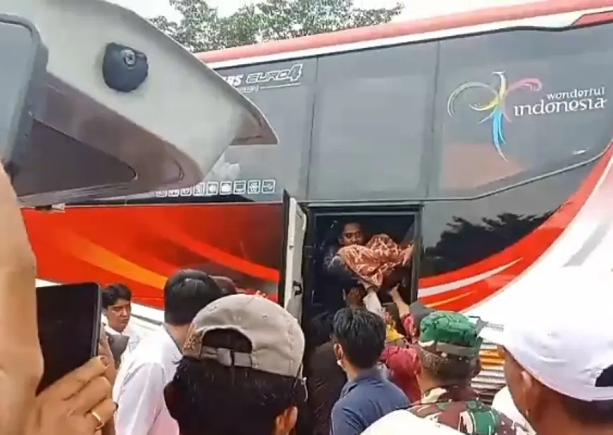 Peziarah Asal Gresik Meregang Nyawa Dalam Bus Pariwisata di Jombang