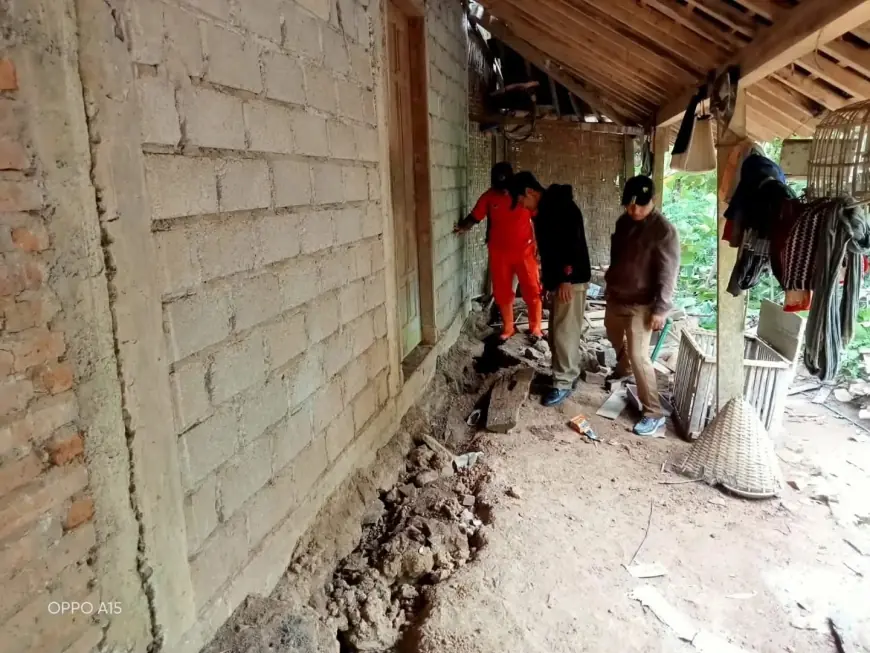 Rumah Warga di Pule Trenggalek Retak-Retak Akibat Tanah Gerak, Polisi Imbau Warga Tetap Waspada