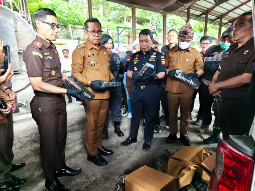 Kejari Batu Tegaskan Transparansi Penegakan Hukum Lewat Pemusnahan Barang Bukti 31 Perkara