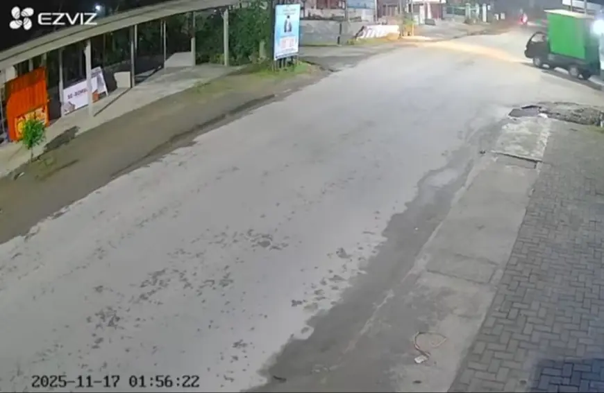 Aksi Pencurian Gerobak Kontainer di Blitar Terekam Kamera CCTV, Diangkut Mobil Pikap