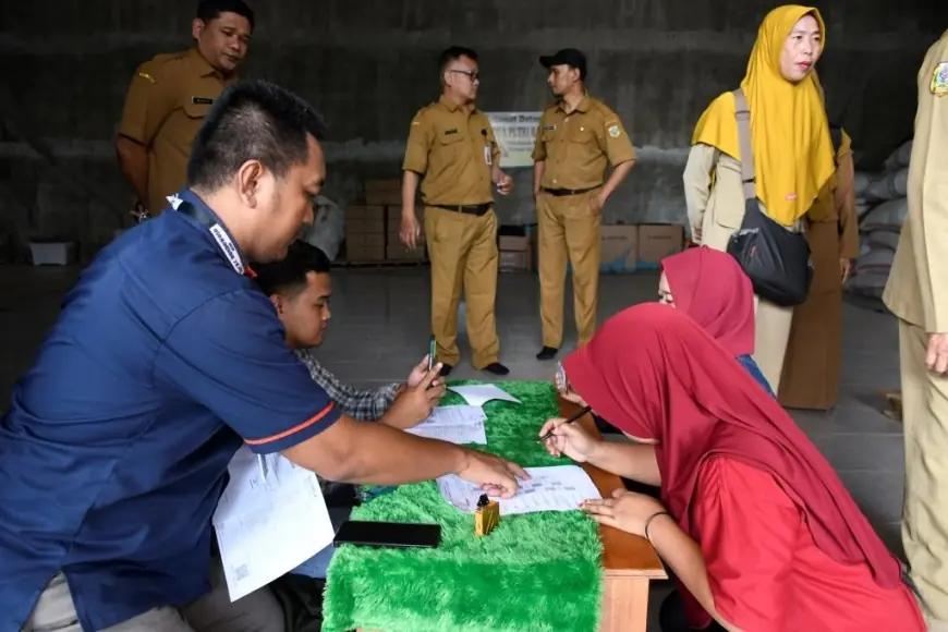 BLT DBHCHT Tahap II Cair, 71 Buruh Pabrik Rokok di Bondowoso Terima Rp600 ribu
