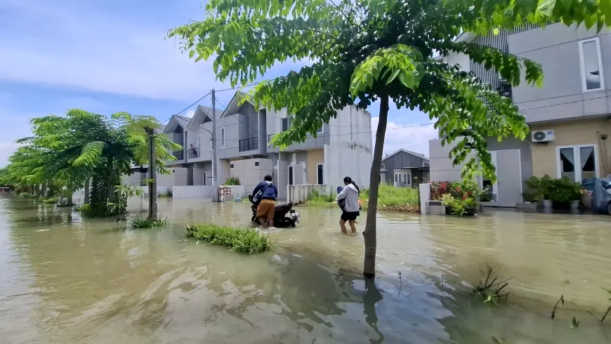 Banjir Susulan Akibat Luapan Kalilamong Rendam Ratusan Rumah di Gresik