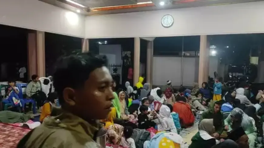 Krisis Kesehatan Hantui Pengungsi Semeru, Sejumlah Warga Derita Demam dan Sesak Napas Akibat Keterbatasan Fasilitas