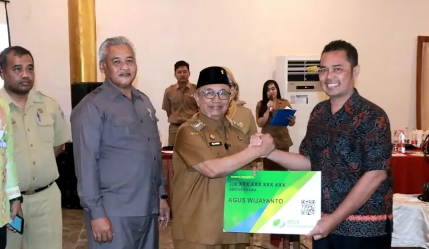 Pemkab Blitar Gelontorkan BLT DBHCHT Tahap Akhir Kepada Ribuan Buruh