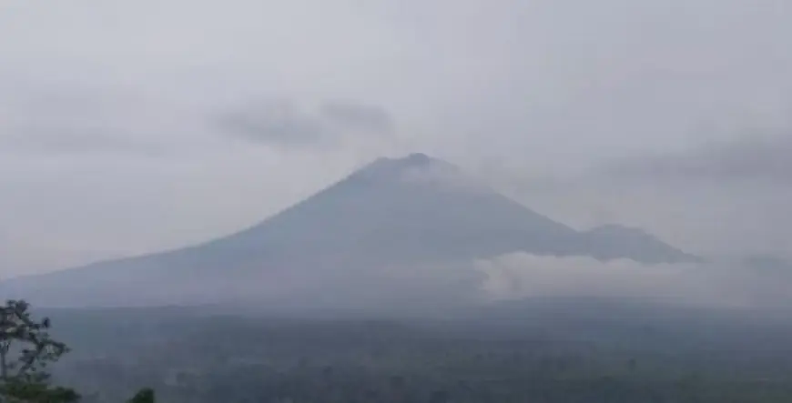 Semeru Masih Gemuruh, PVMBG Masih Tetapkan Status Awas