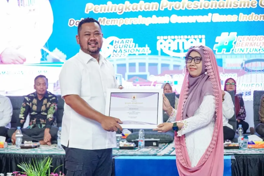 Peringatan Hari Guru, Bupati Gresik Jamin Hak-hak Guru Jadi Prioritas
