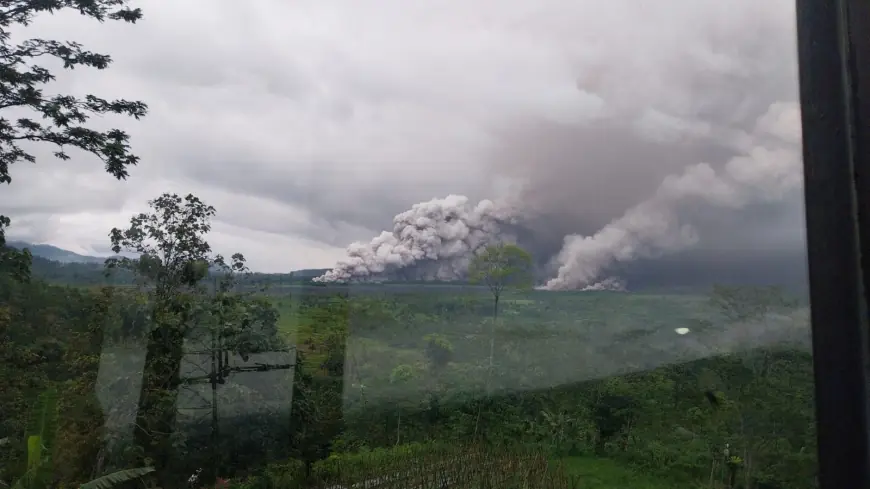Aktivitas Gunung Api di Indonesia Meningkat, Dua Gunung Berstatus Awas