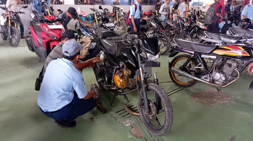 Puluhan Pelajar di Blitar Terjaring Razia, Polisi Pilih Membina daripada Menilang