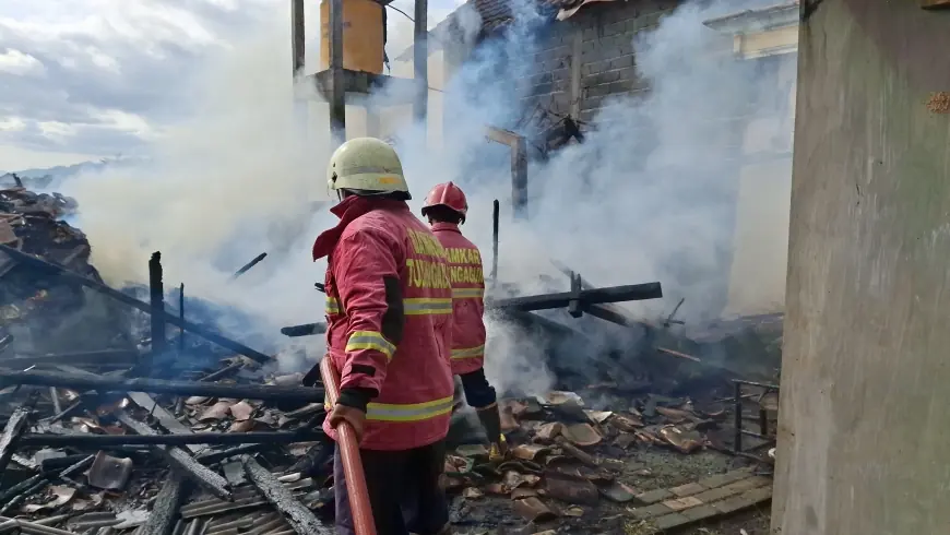 Dapur dan Kandang Sapi Milik Warga Pakel Tulungagung Ludes Terbakar, Kerugian Capai Rp20 Juta