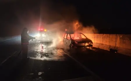 Mobil Terbakar di Tol Gresik, Pemilik Hilang