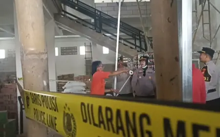 Tiga Pekerja Bangunan di Tulungagung Terjatuh dari Scaffolding, Satu Tewas Dua Patah Tulang