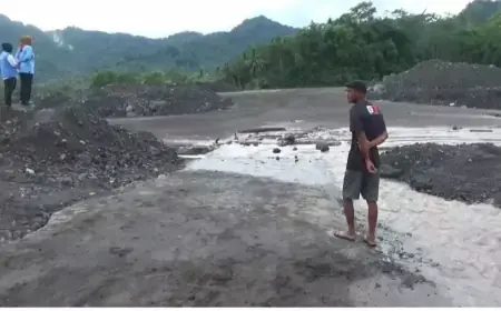 Banjir Lahar Semeru Timbun Jembatan Regoyo, Puluhan Rumah Terdampak dan Ratusan Warga Terisolasi