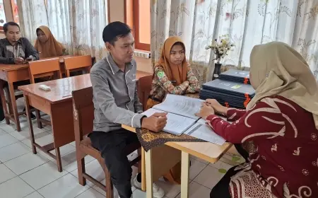 Ikuti Gerakan Ambil Rapor, Para Ayah di Gresik Ingin Tambah Motivasi Belajar ke Anak