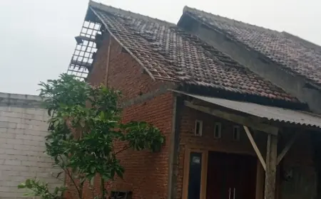 16 Rumah Rusak Diterjang Angin Kencang di Singosari Malang, BPBD Pasang Terpal dan Tebang Pohon