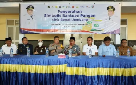 109.086 Warga Jombang Terima Bantuan Pangan Beras dan Minyak Goreng