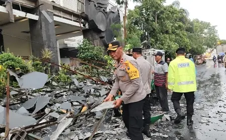 Cuaca Ekstrem Terjang Jantung Kota Lamongan, Polisi Ambil Langkah Mitigasi Darurat