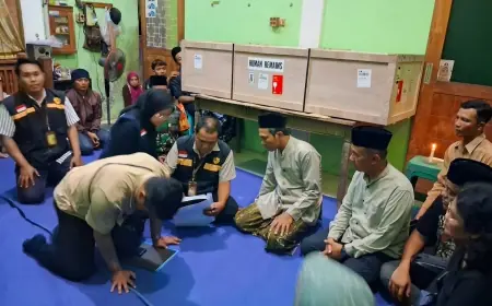 Hampir Sebulan Menanti, Jenazah PMI Korban Kebakaran Hong Kong Akhirnya Dimakamkan di Bitar