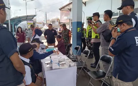 Angkutan Nataru, Awak Bus di Terminal Kesamben Blitar Dites Urine dan Kendaraan Dirampcheck