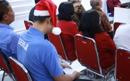 Di Balik Penjara Mojokerto, Cahaya Lilin Natal Nyalakan Harapan