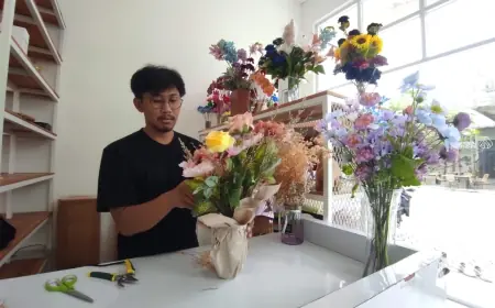 Momentum Nataru, Omzet Usaha Parcel dan Buket di Kota Blitar Tembus Rp45 Juta
