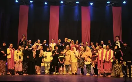 Adaptasi Karya W.S Rendra, Mahasiswa UPJB Jombang Sukses Gelar Pementasan Teater 'Panembahan Reso"
