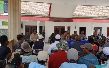 Warga Jember Luruk Balai Desa, Tolak Pendirian KDMP di Area Makam