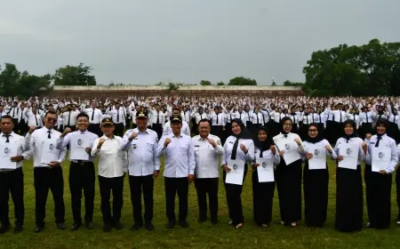 Kado Akhir Tahun, Bupati Tulungagung Lantik Ribuan PPPK Paruh Waktu