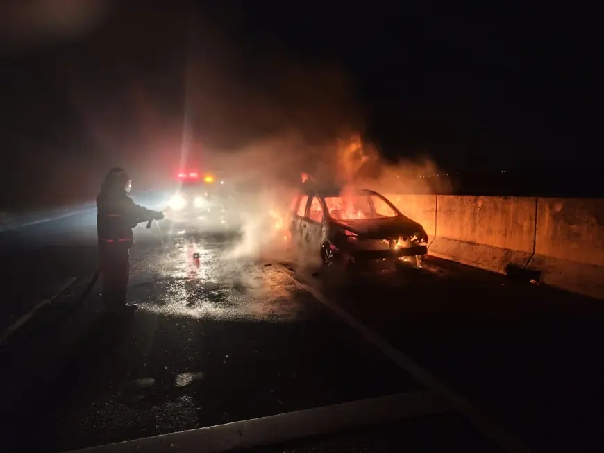 Mobil Terbakar di Tol Gresik, Pemilik Hilang
