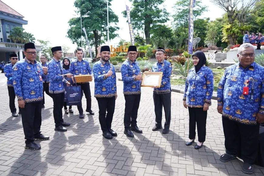 Pemkot Batu Terima Dua Penghargaan Prestisius, Momentum HUT Korpri Dimanfaatkan untuk Tegaskan Transparansi dan Pemerintahan Bersih