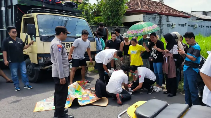 Mahasiswi di Tulungagung Terluka Usai Tabrak Truk di Plosokandang