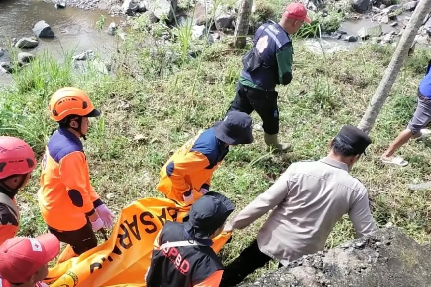 Pemotor Tercebur Sungai Usai Kecelakaan di Pujon Malang Ditemukan Tewas