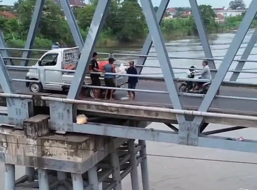 Pembuang Limbah Potongan Ayam di Jombang Ditangkap, Perusahaan Tak Memiliki IPAL di Balik Pencemaran Lingkungan