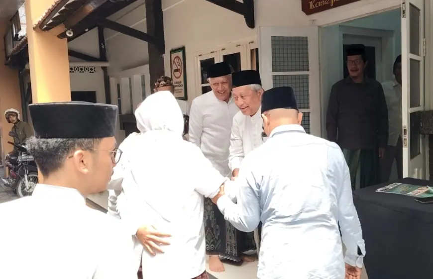 Mustasyar PBNU Berkunjung ke Pesantren Tebuireng Jombang