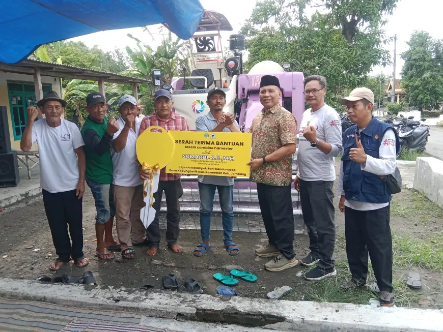 Poktan di Kesamben Jombang Gembira Dapat Bantuan Mesin Combine dari Aspirasi Cak Sumardi