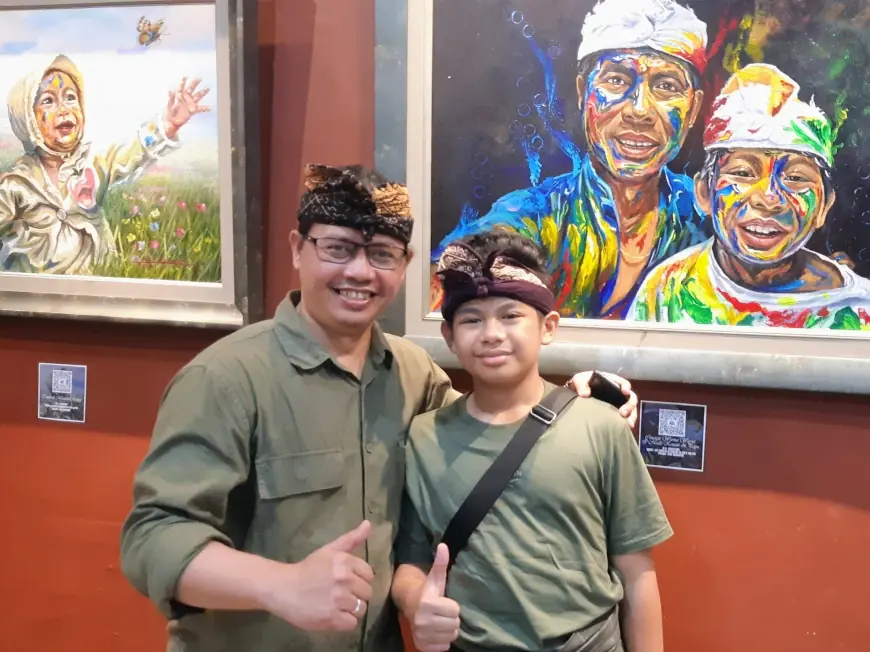 Ayah dan Anak Berduet dalam “Coretan Warna Warni” di Galeri Merah Putih Balai Pemuda Surabaya
